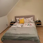 Einfamilienhaus Mit Zwei Separaten Zimmern In Spelle, Niedersachsen De Apartment