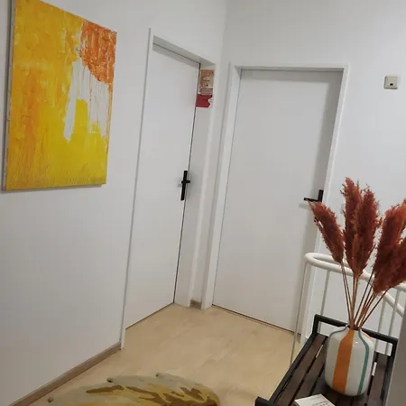 Einfamilienhaus Mit Zwei Separaten Zimmern In Spelle, Niedersachsen De Daire