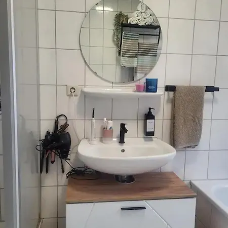 아파트 Einfamilienhaus Mit Zwei Separaten Zimmern In Spelle, Niedersachsen De *